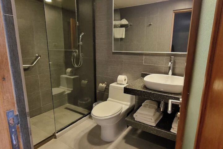 Room 8 of 15