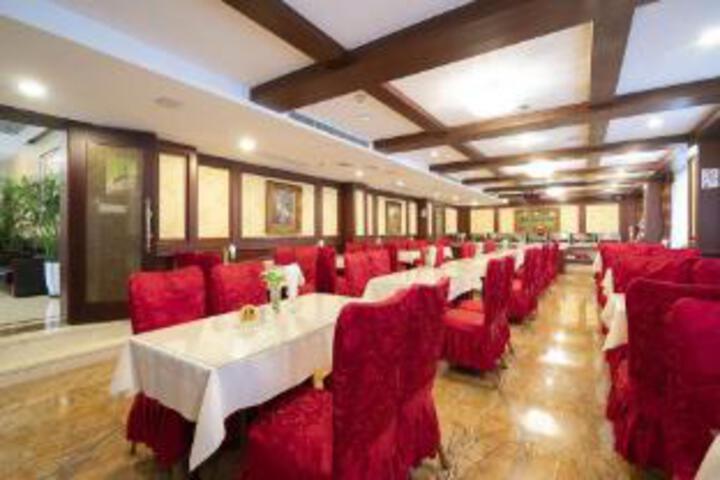 Xin Hui Hotel (Xujiahui Shanghai Stadium Metro Station Branch)
