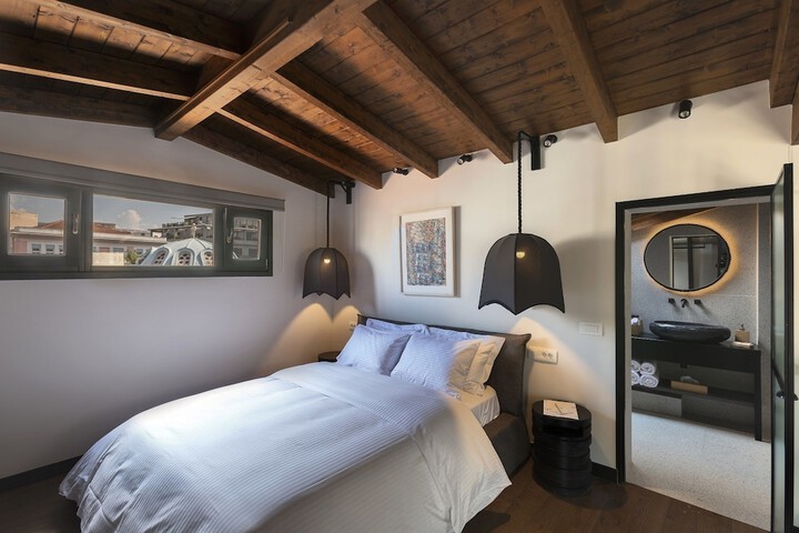 Room 28 of 74