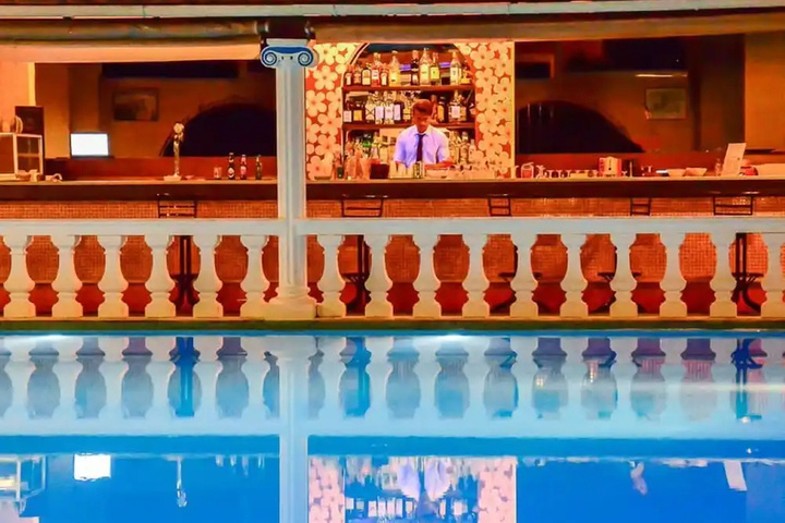 Pool 11 of 15