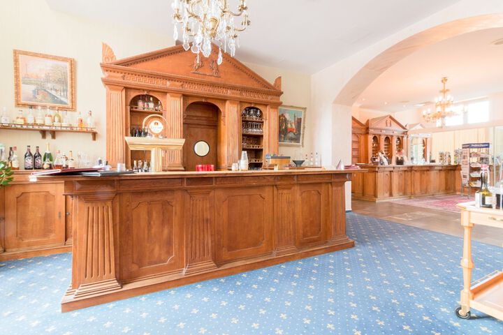 Hotel Lobby