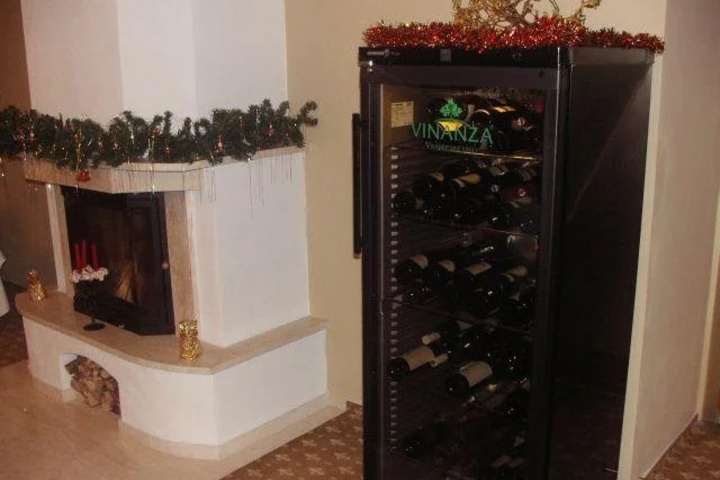 Room 12 of 21