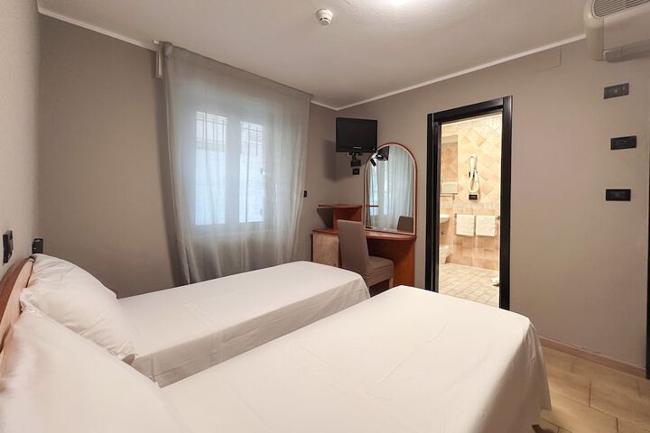 Room 17 of 50