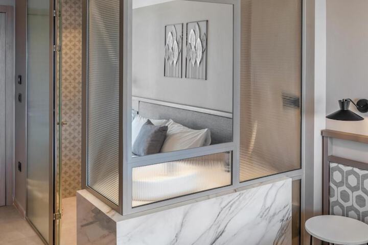 Room 74 of 190