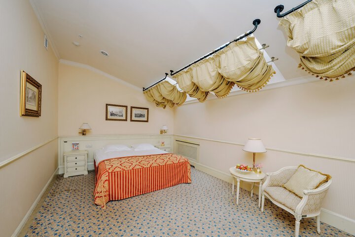 Room 15 of 85
