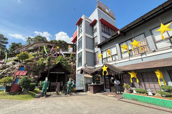 DJapanese Tunnel Family Resort