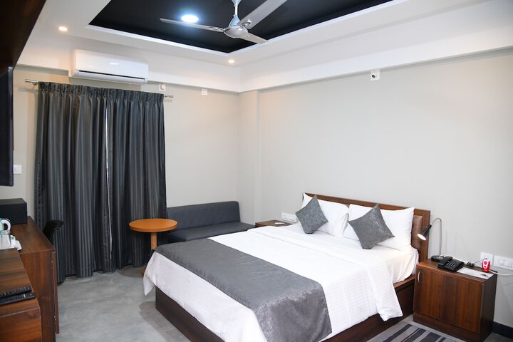 Room 12 of 34