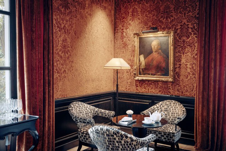Hotel Lobby