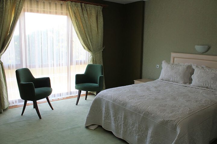 Room 13 of 29