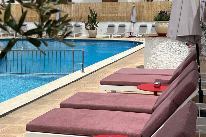 Pool Hotel