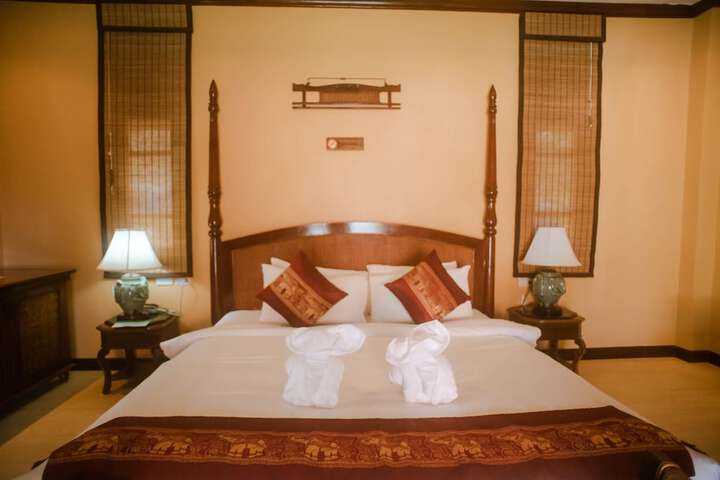 Room 26 of 96