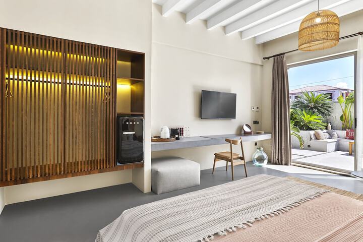 Hotel 77 of 77