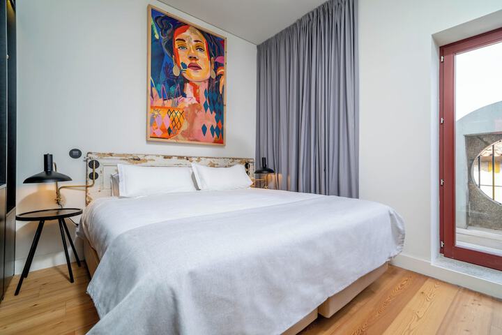 Room 4 of 74