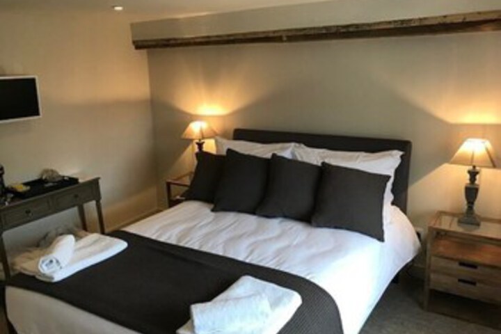 Room 9 of 14