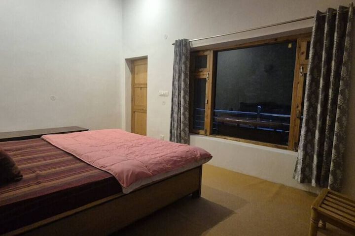 Room 4 of 19