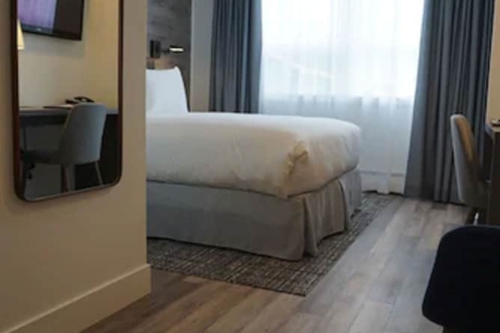 Room 14 of 37