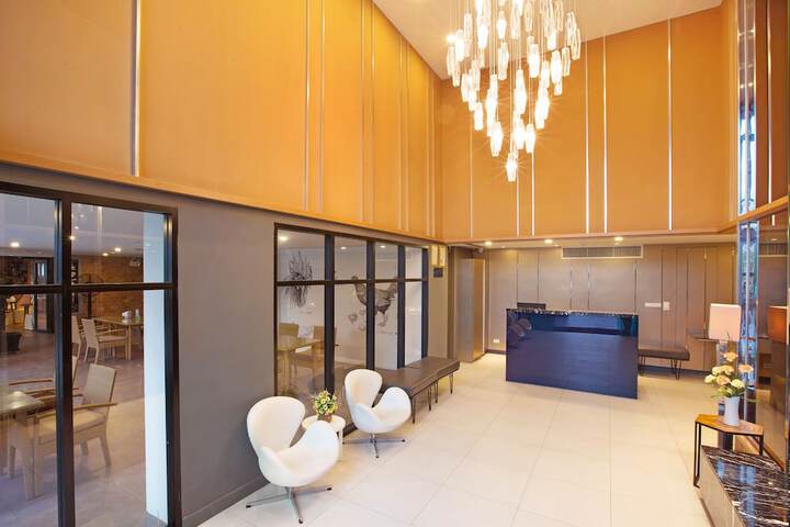 Guest Lobby