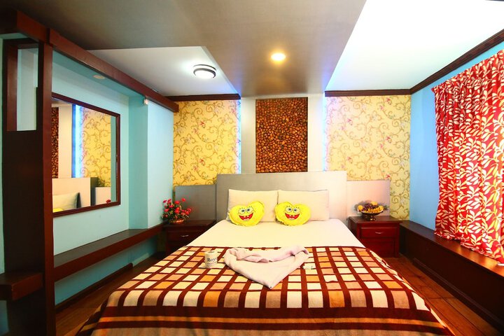 Room 6 of 61