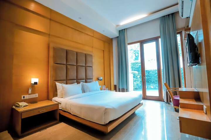 Room 10 of 84
