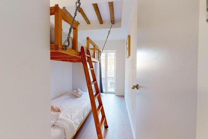 Room 15 of 64