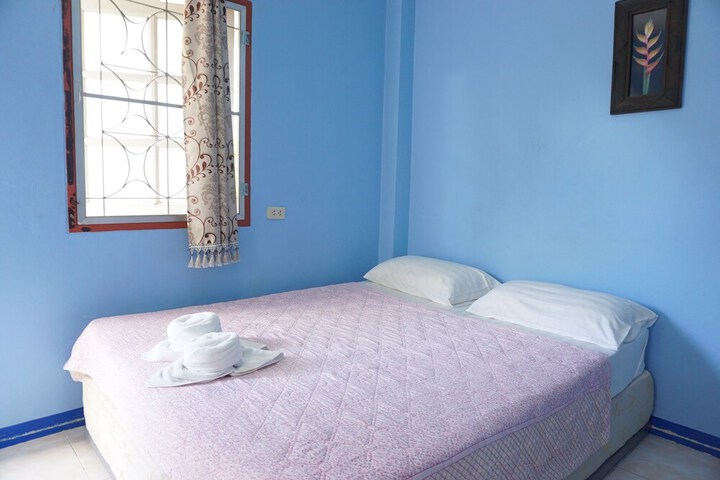 Room 4 of 42