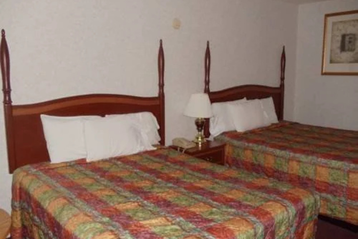 Room 6 of 11