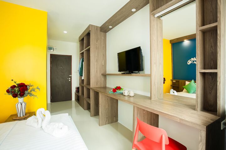 Room 14 of 25