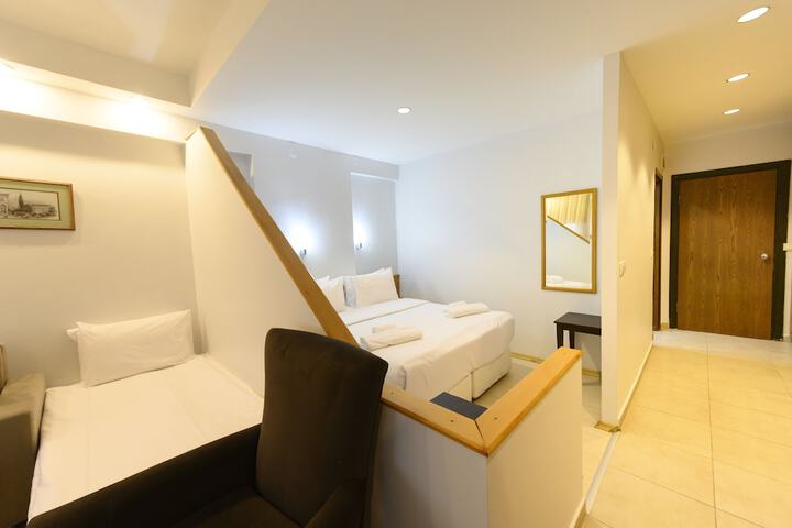 Room 15 of 48