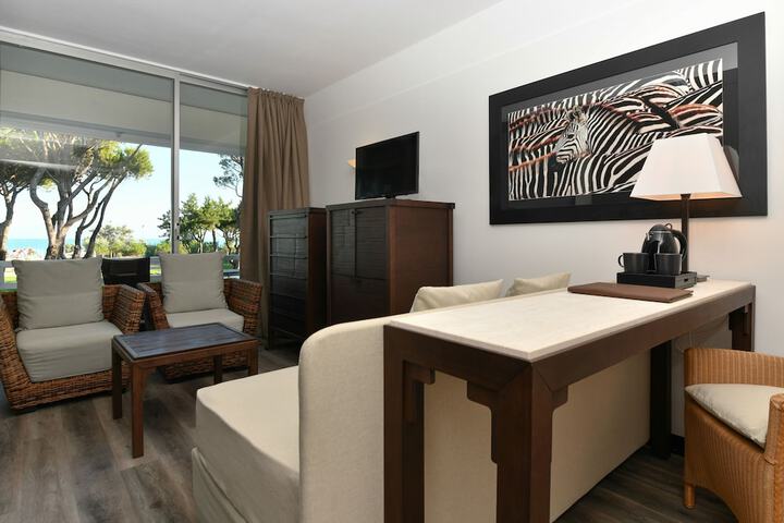 Room 26 of 141