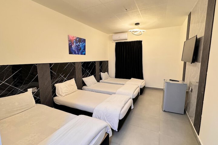 Room 16 of 64
