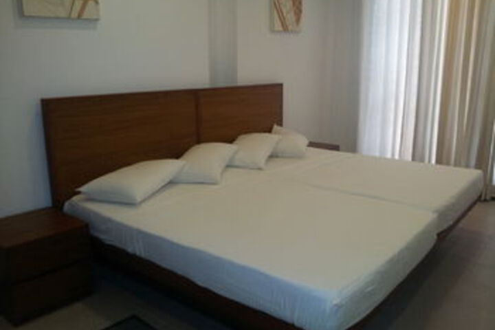 Room 8 of 29