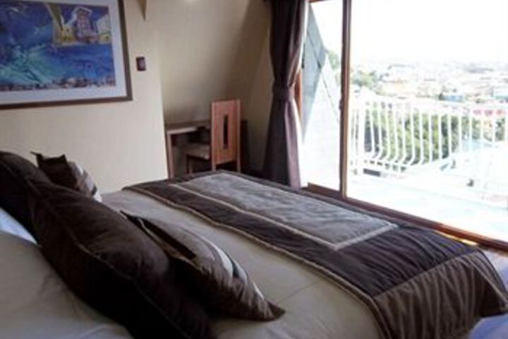Room 8 of 50
