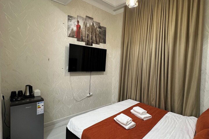 Room 19 of 38