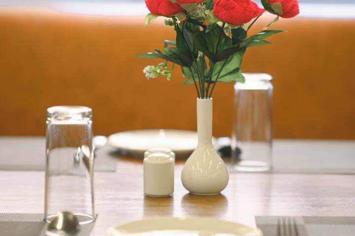 Dining 36 of 80