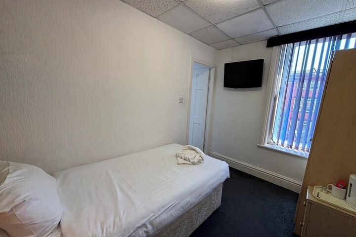 Room 18 of 76