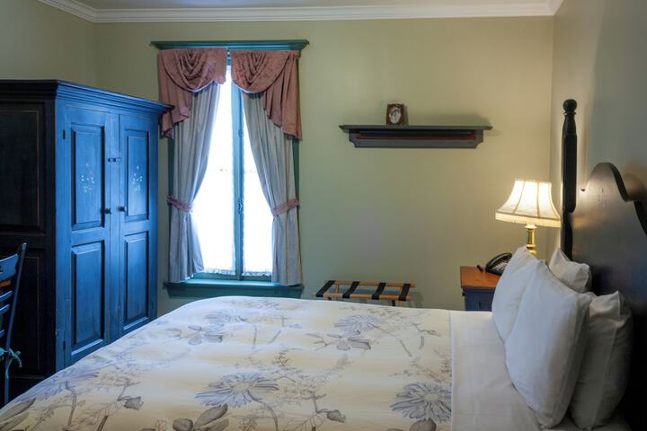 Room 4 of 31