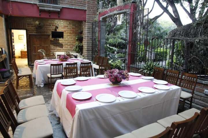 Dining 18 of 19