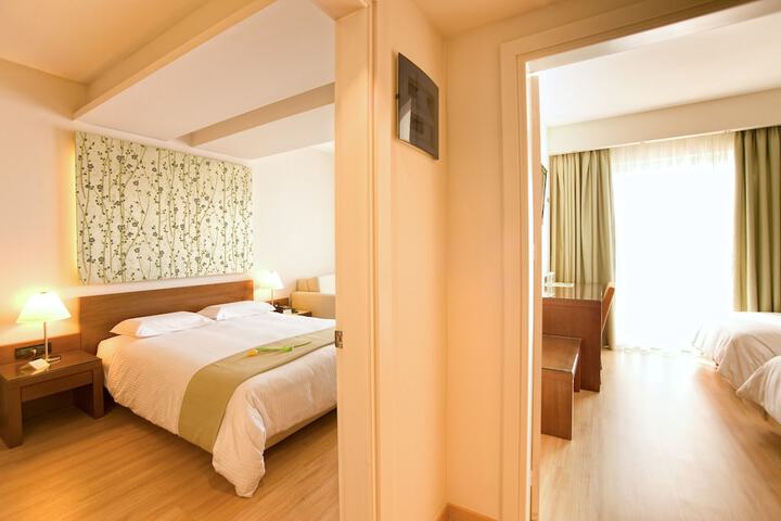 Room 20 of 69