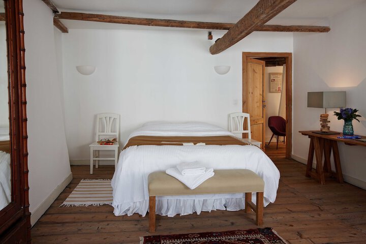 Room 25 of 28