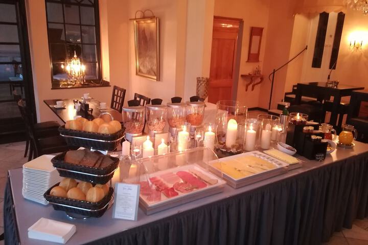 Dining 40 of 59