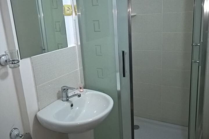 Room 76 of 107