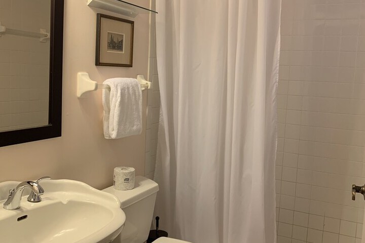 Room 43 of 60
