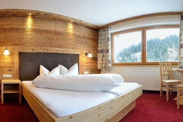 Room 7 of 22