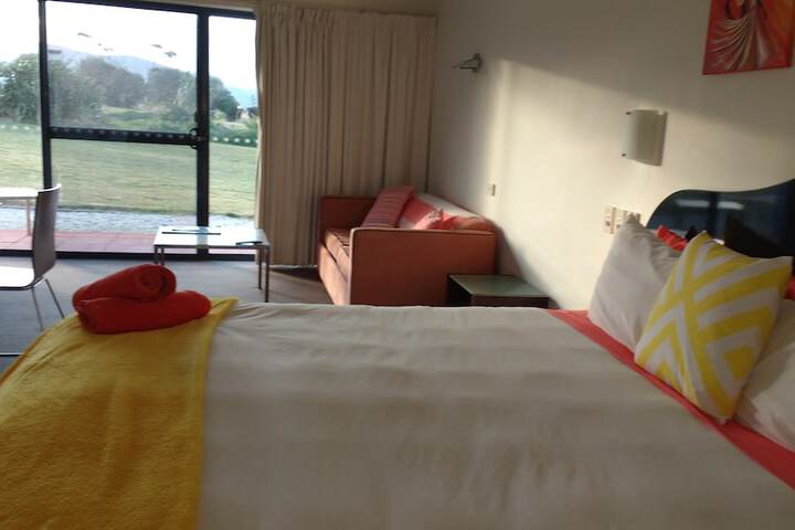 Room 19 of 96