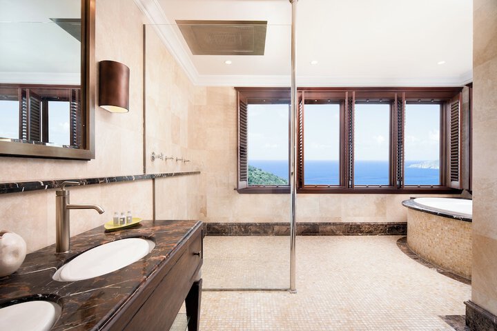 Room 42 of 110