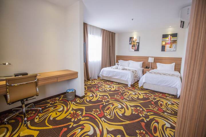 Room 2 of 22