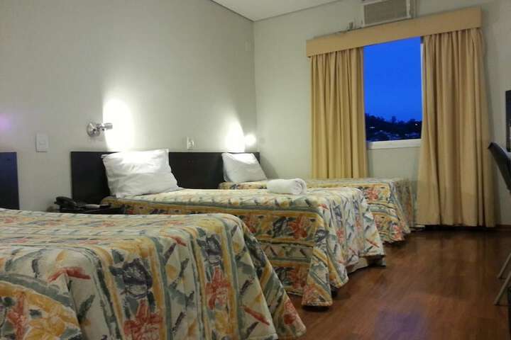 Room 13 of 32