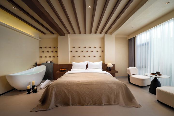 Room 19 of 80