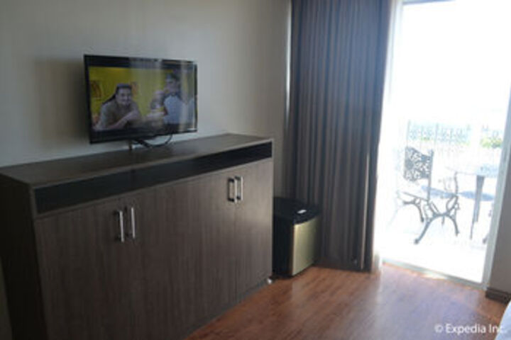 Room 64 of 85