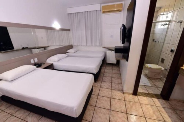 Room 9 of 47